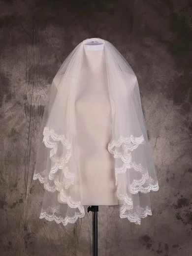 Two-tier Ivory Fingertip Bridal Veils with Applique #UKM03010064
