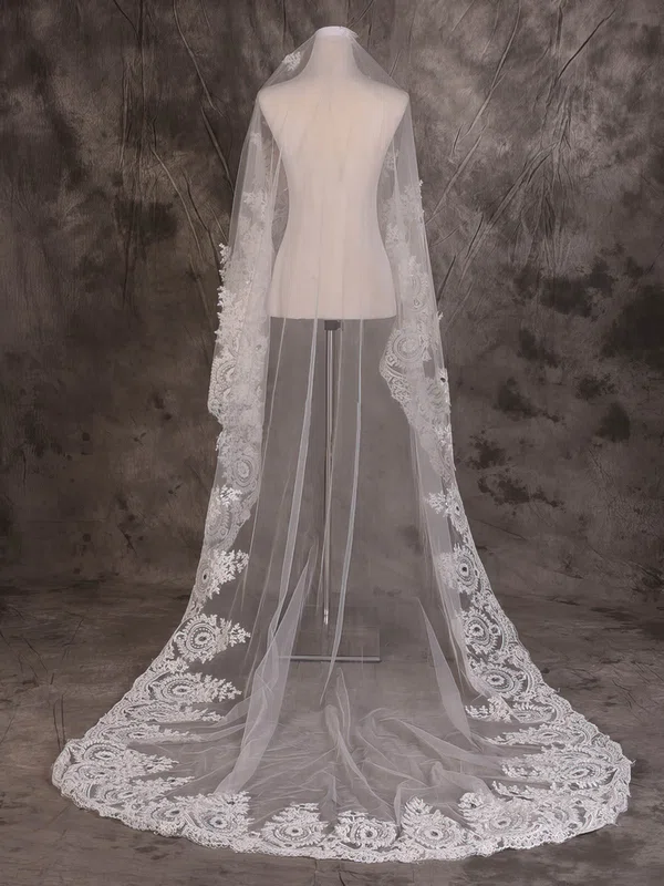 One-tier Ivory Chapel Bridal Veils with Applique #UKM03010085