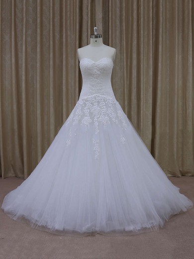 Ivory Tulle Court Train Appliques Lace Sweetheart Fashion Wedding Dresses #UKM00021844