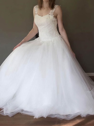 Ball Gown/Princess Sweetheart Tulle Floor-length Wedding Dresses With Appliques Lace #UKM00022691