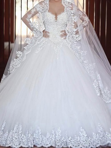 Ball Gown/Princess V-neck Tulle Chapel Train Wedding Dresses With Appliques Lace #UKM00022710