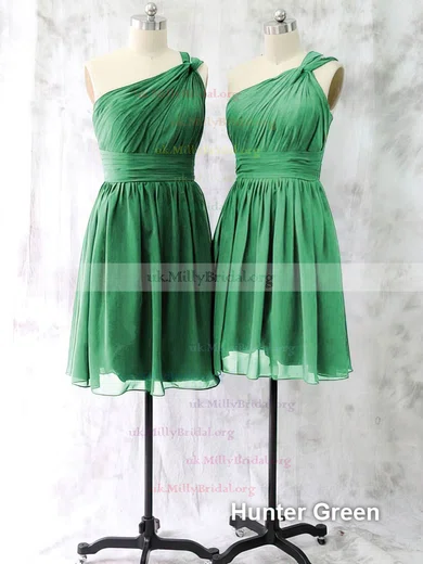 Royal green 2024 bridesmaid dresses