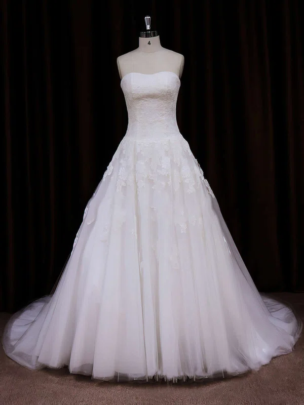 Ball Gown Sweetheart Tulle Chapel Train Wedding Dresses With Appliques Lace #UKM00021785