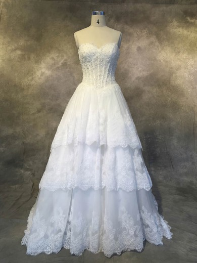 Tulle Sweetheart A-line Court Train with Appliques Lace Wedding Dresses #UKM00022927
