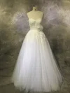 Ball Gown Sweetheart Tulle Floor-length Wedding Dresses With Appliques Lace #UKM00022928