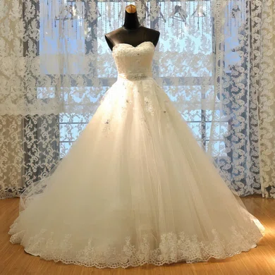 Ball Gown/Princess Sweetheart Tulle Court Train Wedding Dresses With Beading #UKM00023022