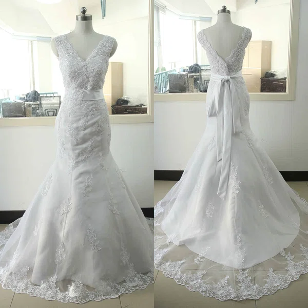 Tulle V-neck Trumpet/Mermaid Sweep Train with Appliques Lace Wedding Dresses #UKM00023023