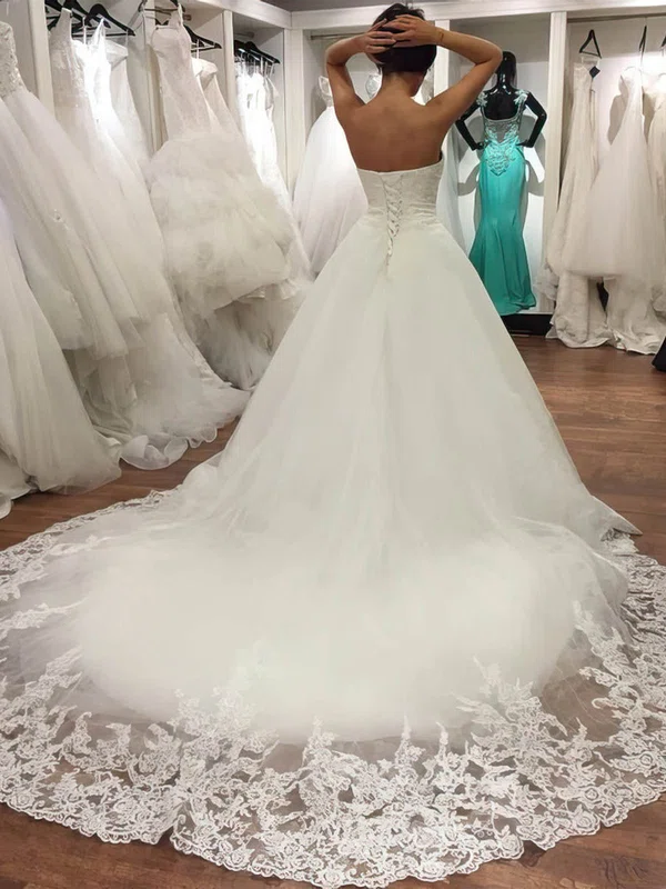 Ball Gown/Princess Sweetheart Tulle Chapel Train Wedding Dresses With Appliques Lace #UKM00023034