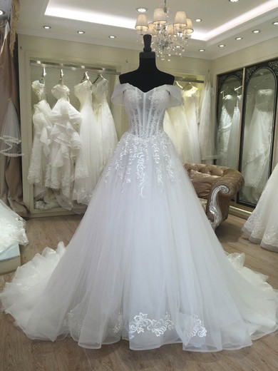 Tulle Off-the-shoulder Ball Gown Sweep Train with Appliques Lace Wedding Dresses #UKM00023080