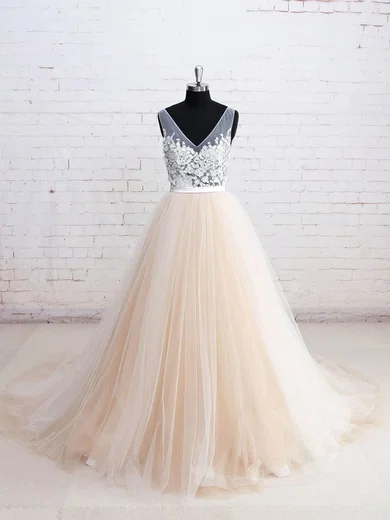 Ball Gown/Princess V-neck Tulle Court Train Wedding Dresses With Appliques Lace #UKM00023114