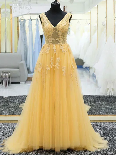 Ball Gown V-neck Tulle Prom Dresses With Appliques #UKM020105560
