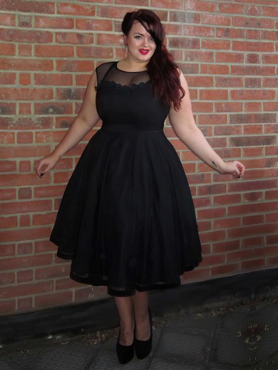 A-line Scoop Neck Tulle Tea-length Appliques Lace Prom Dresses #UKM020105983