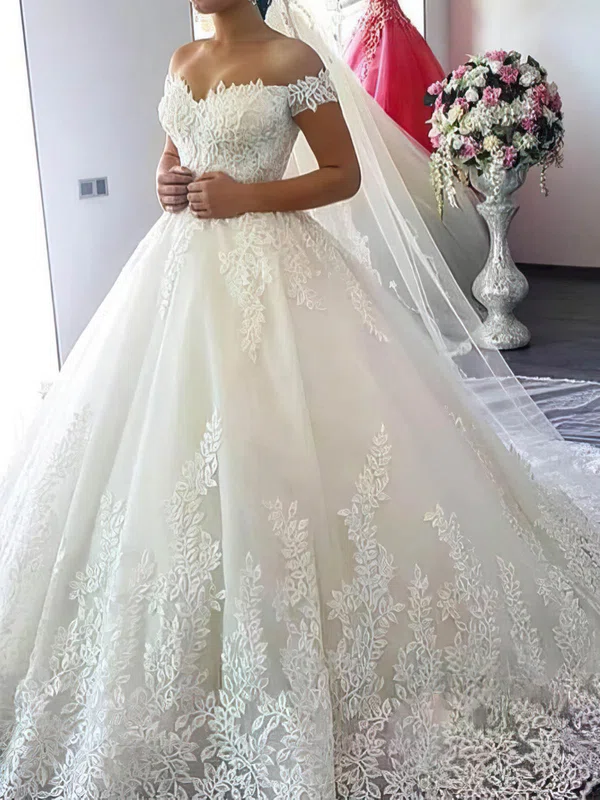 Ball Gown/Princess Off-the-shoulder Tulle Chapel Train Wedding Dresses With Appliques Lace #UKM00023346