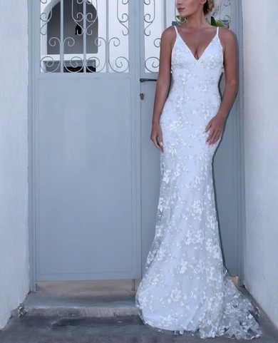 Trumpet/Mermaid V-neck Lace Sweep Train Wedding Dresses #UKM00023470