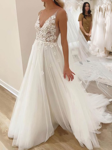 Ball Gown/Princess V-neck Tulle Sweep Train Wedding Dresses With Appliques Lace #UKM00023510