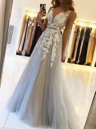 Ball Gown V-neck Backless Tulle Prom Dresses With Appliques #UKM020106918