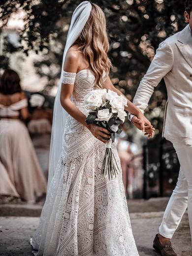 Sheath/Column Sweetheart Lace Sweep Train Wedding Dresses #UKM00023576