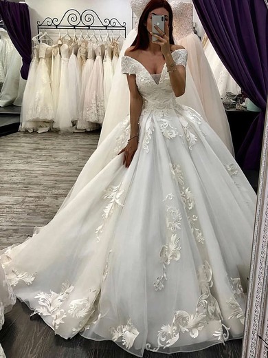 Organza Off-the-shoulder Ball Gown Court Train Appliques Lace Wedding Dresses #UKM00023587