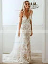 Tulle V-neck Trumpet/Mermaid Sweep Train Appliques Lace Wedding Dresses #UKM00023601