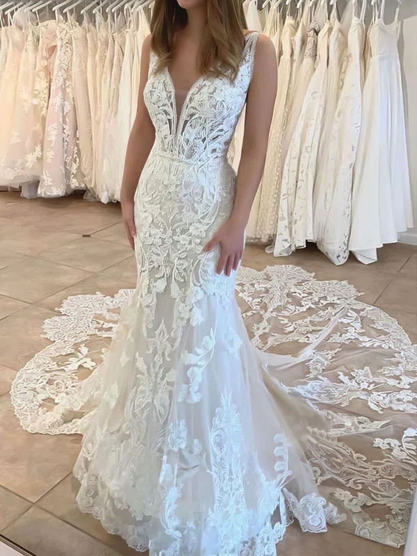 Trumpet/Mermaid V-neck Tulle Court Train Wedding Dresses With Appliques Lace #UKM00023670