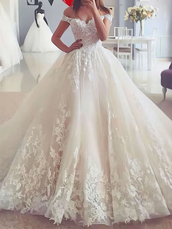 Ball Gown/Princess Off-the-shoulder Tulle Floor-length Wedding Dresses With Appliques Lace #UKM00023723