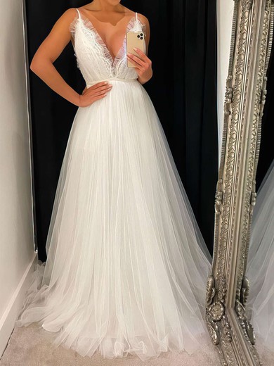 Ball Gown/Princess V-neck Tulle Sweep Train Wedding Dresses With Lace #UKM00023751