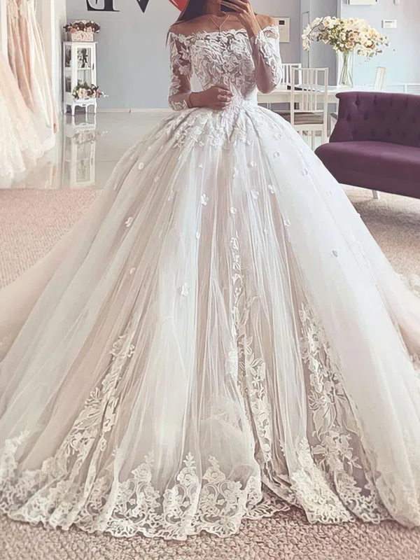 Ball Gown/Princess Off-the-shoulder Tulle Sweep Train Wedding Dresses With Appliques Lace #UKM00023754