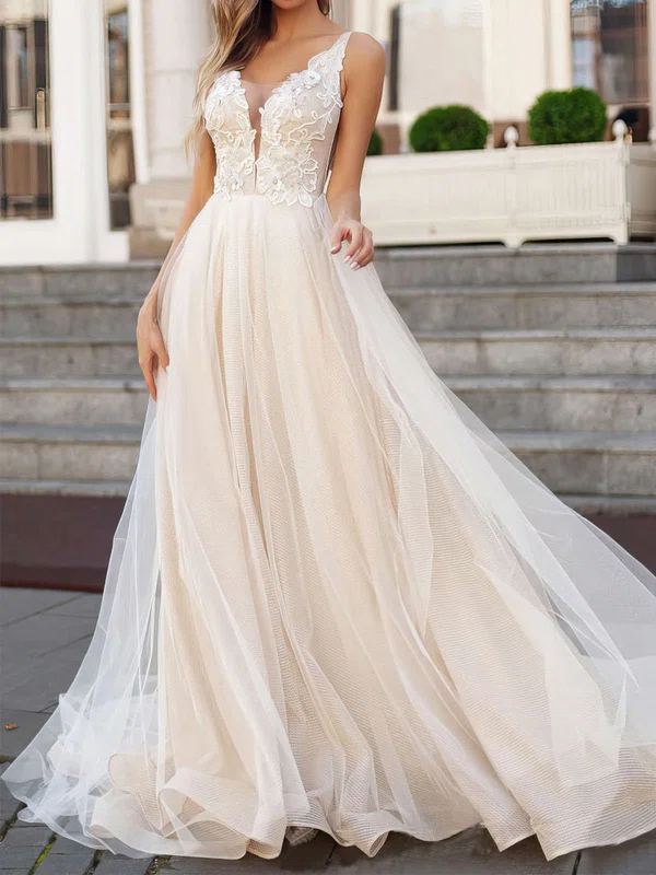 Ball Gown/Princess V-neck Tulle Court Train Wedding Dresses With Appliques Lace #UKM00023850