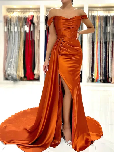 Sheath/Column Off-the-shoulder Satin Prom Dresses With Ruched #UKM020107194