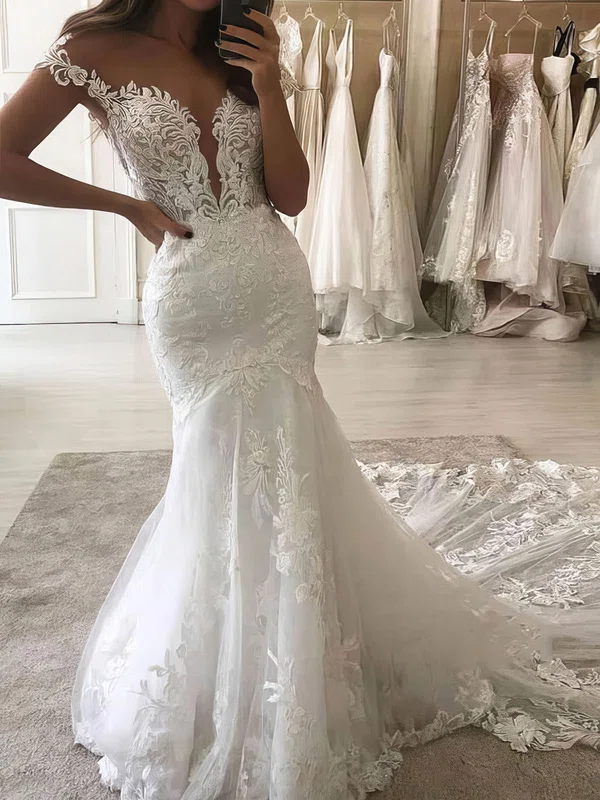 Tulle Off-the-shoulder Trumpet/Mermaid Court Train Appliques Lace Wedding Dresses #UKM00023966