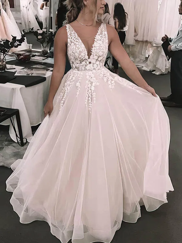 Tulle V-neck A-line Court Train Appliques Lace Wedding Dresses #UKM00023970