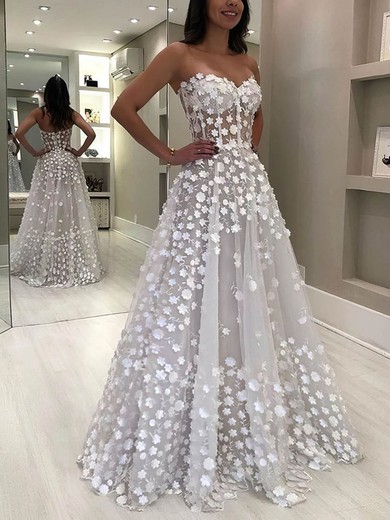 Ball Gown Sweetheart Tulle Floor-length Wedding Dresses With Appliques Lace #UKM00023983