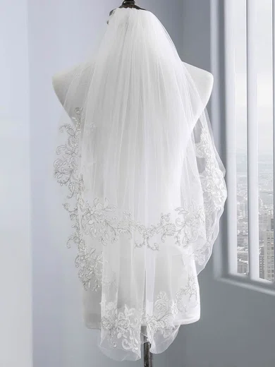 Fingertip Bridal Veils Two-tier Lace Applique Edge Applique Cascade #UKM03010178
