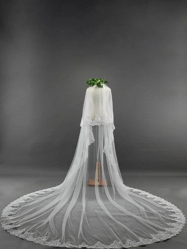 Cathedral Bridal Veils Two-tier Lace Applique Edge Applique Classic #UKM03010192