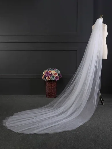 Chapel Bridal Veils Two-tier Cut Edge Oval #UKM03010198