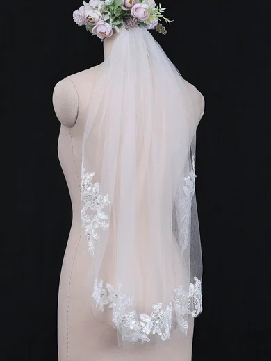 Fingertip Bridal Veils One-tier Lace Applique Edge Beading Classic #UKM03010236