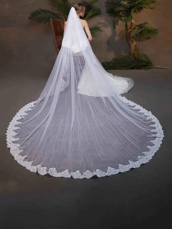 Chapel Bridal Veils Two-tier Lace Applique Edge Applique Classic #UKM03010260