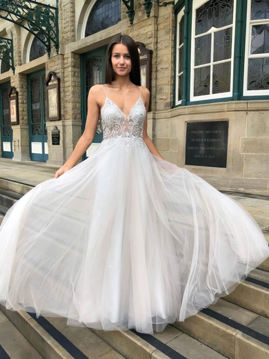 Tulle V-neck A-line Floor-length Appliques Lace Wedding Dresses #UKM00024109