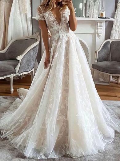 Ball Gown/Princess V-neck Tulle Sweep Train Wedding Dresses With Appliques Lace #UKM00024113