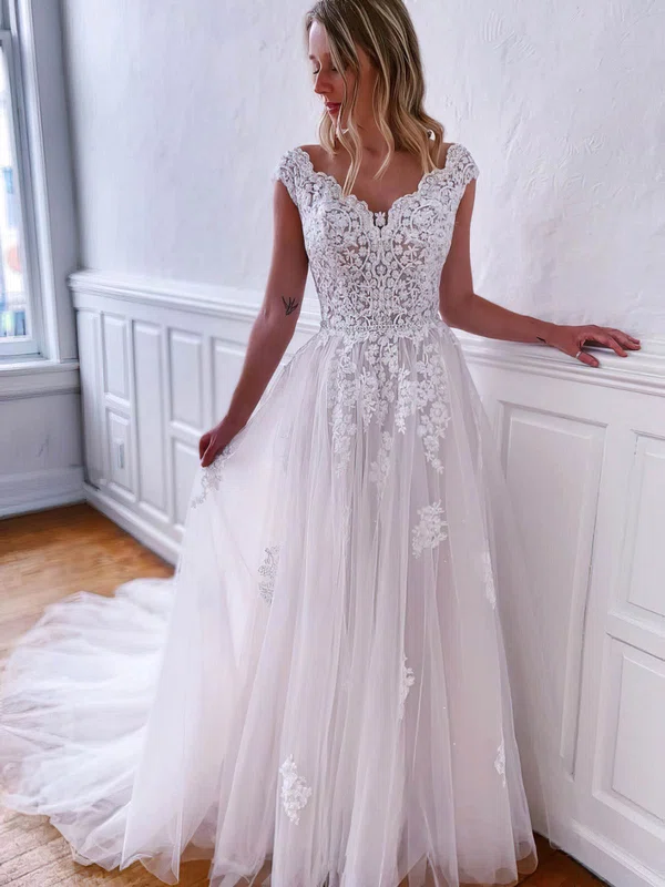 Ball Gown/Princess V-neck Tulle Sweep Train Wedding Dresses With Appliques Lace #UKM00024195