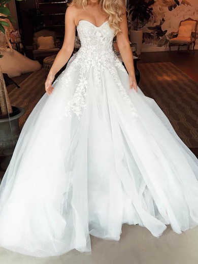 Ball Gown/Princess Sweetheart Tulle Sweep Train Wedding Dresses With Appliques Lace #UKM00024204