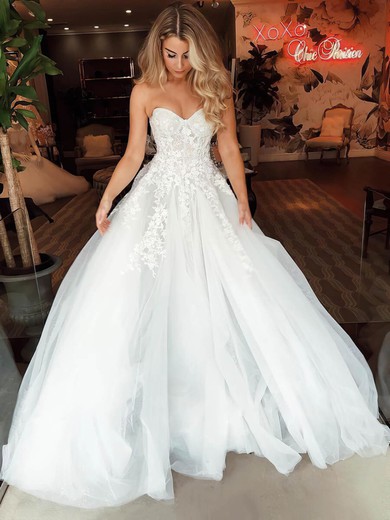 Tulle Sweetheart A-line Sweep Train Appliques Lace Wedding Dresses #UKM00024204