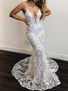 Tulle V-neck Trumpet/Mermaid Sweep Train Appliques Lace Wedding Dresses #UKM00024211