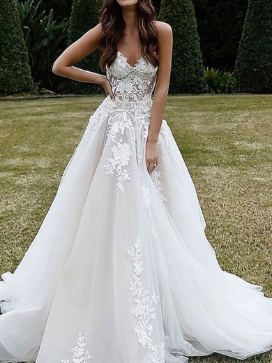 Ball Gown/Princess V-neck Tulle Sweep Train Wedding Dresses With Appliques Lace #UKM00024273