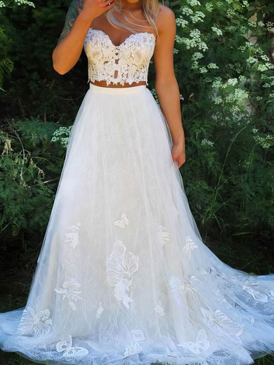 Ball Gown/Princess Sweetheart Tulle Sweep Train Wedding Dresses With Appliques Lace #UKM00024321