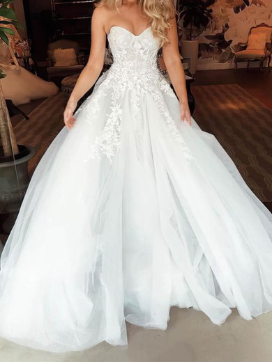 Ball Gown/Princess Sweetheart Tulle Sweep Train Wedding Dresses With Appliques Lace #UKM00024406