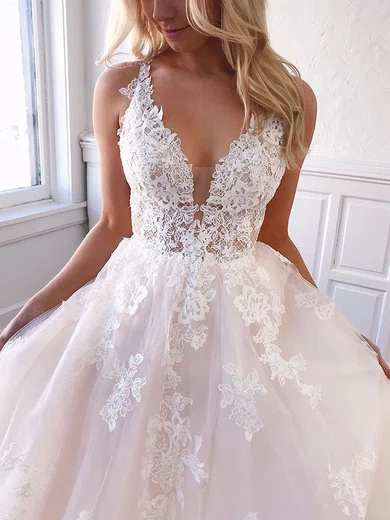 Ball Gown/Princess V-neck Tulle Court Train Wedding Dresses With Appliques Lace #UKM00024501