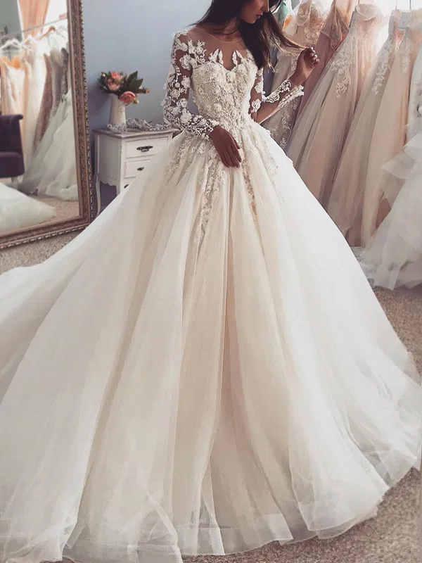 Ball Gown/Princess Scoop Neck Tulle Court Train Wedding Dresses With Appliques Lace #UKM00025575