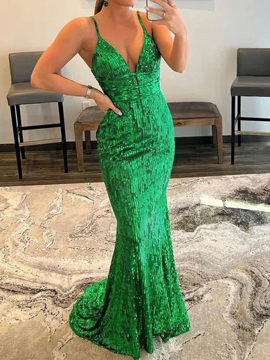 Sheath/Column V-neck Sparkly Sequin Backless Prom Dresses #UKM020115983