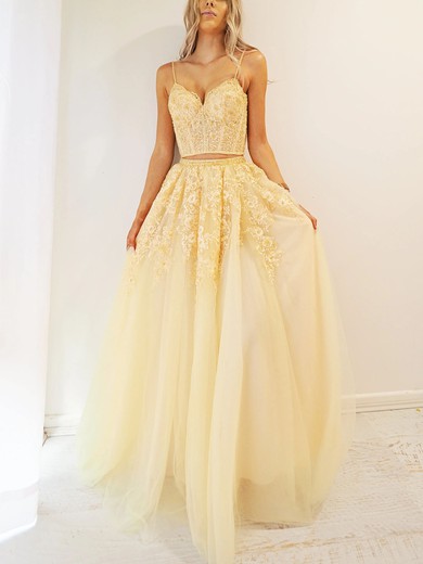 Ball Gown V-neck Tulle Floor-length Prom Dresses With Appliques Lace #UKM020116695
